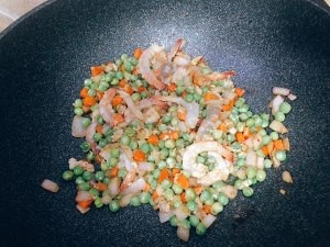 健康养生佳品玉米豌豆炒虾仁的做法