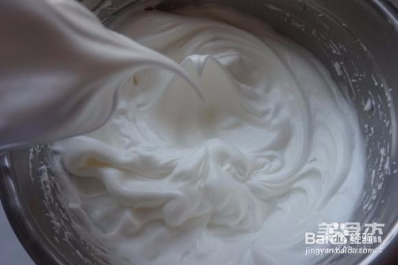 如何制作草莓蛋糕卷