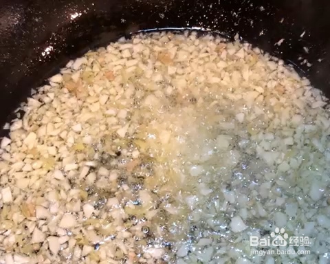 蒜泥小龙虾的天下