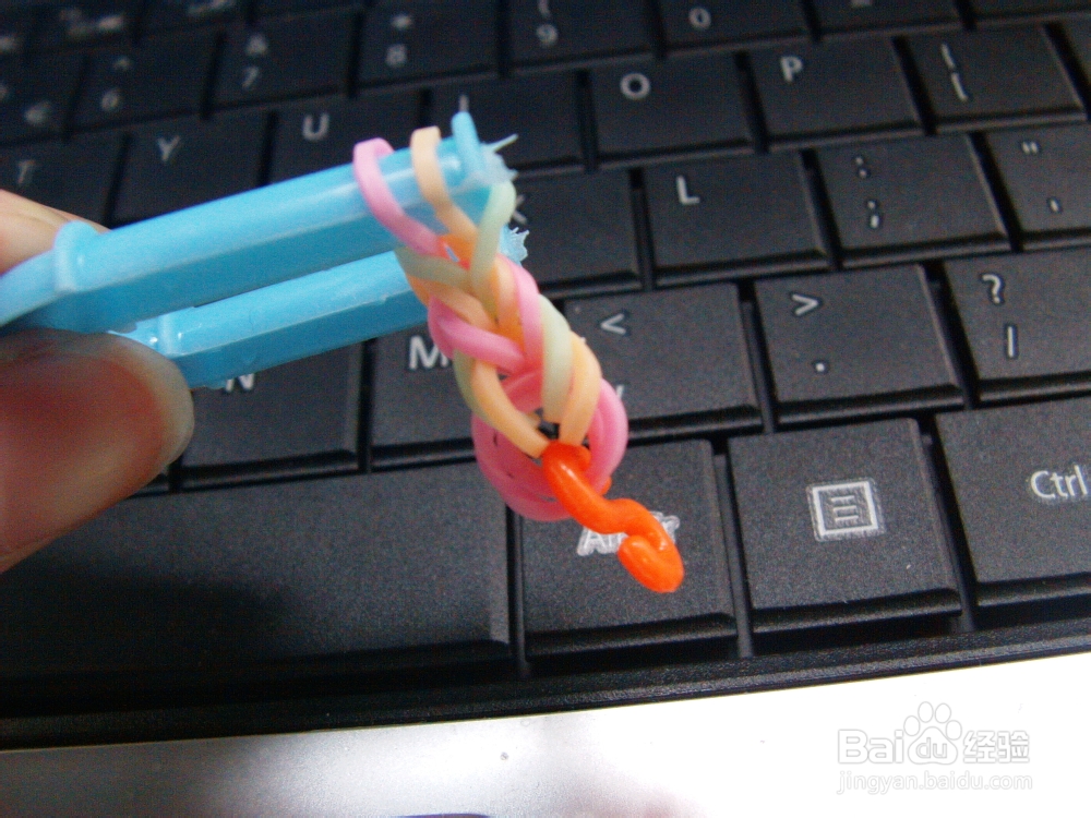 用橡皮筋编的手链哦（双花式）快来学吧