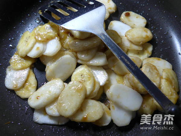 香蕉炒年糕的做法