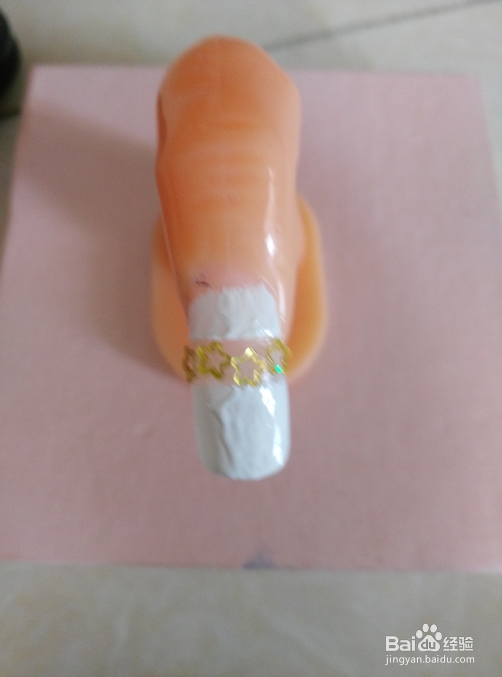 自己在家如何做出简单漂亮的美甲