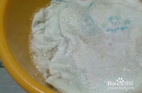 衣服上的奶油怎么洗掉