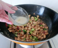 宫保鸡丁的常规做法