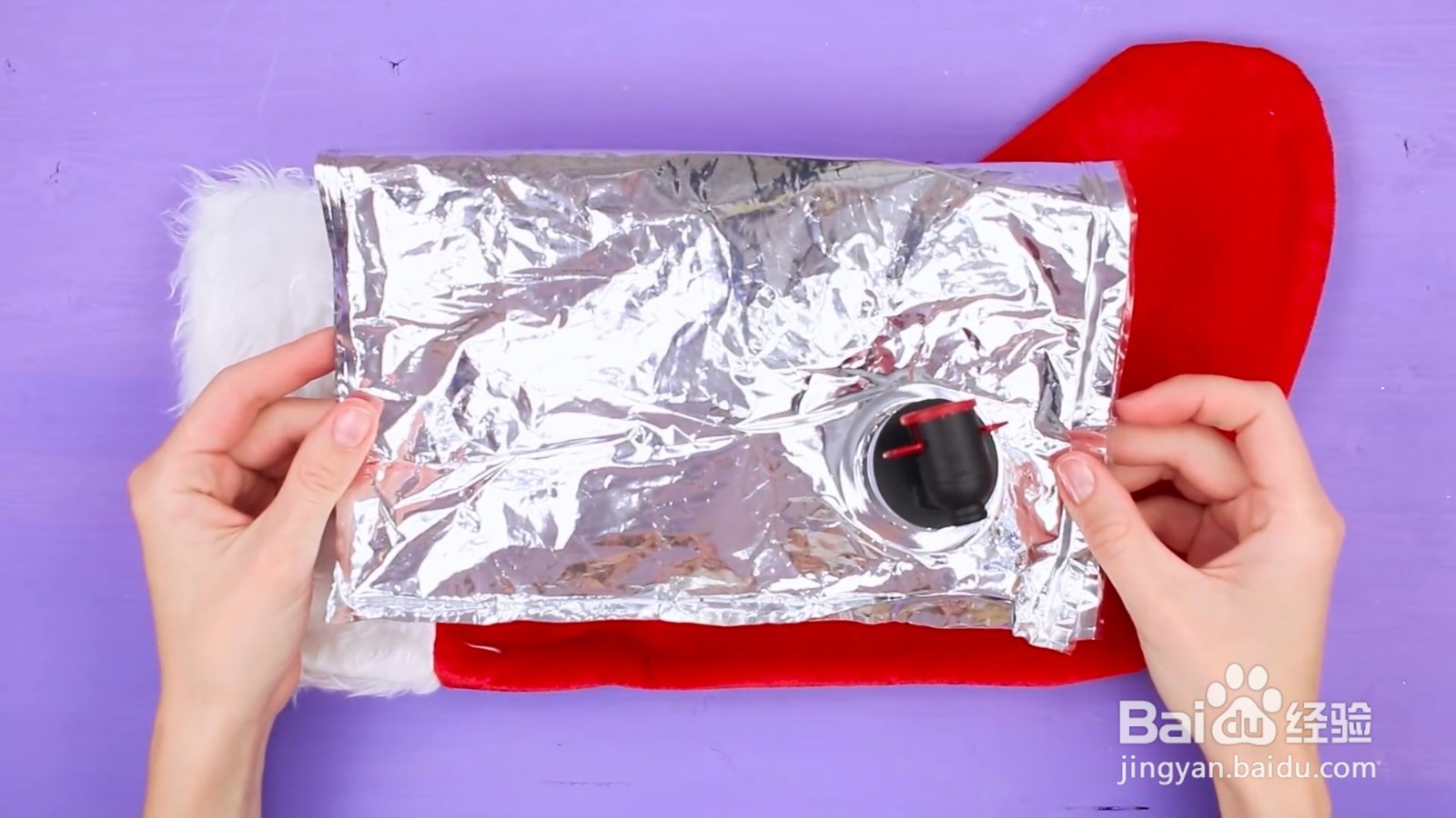 如何给可乐制作圣诞袜包装