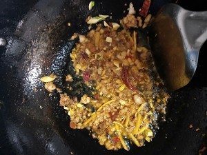 养生食补鱼香茄子的做法