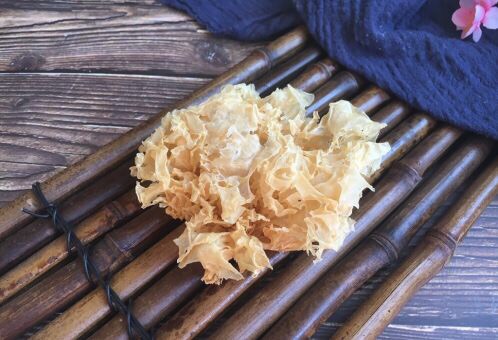 火龙果莲子百合银耳粥