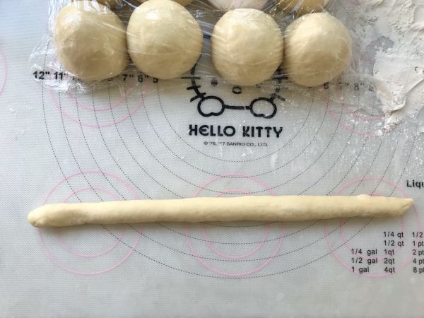 烫种芝麻辫子面包