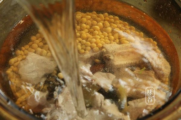 苦瓜黄豆排骨汤