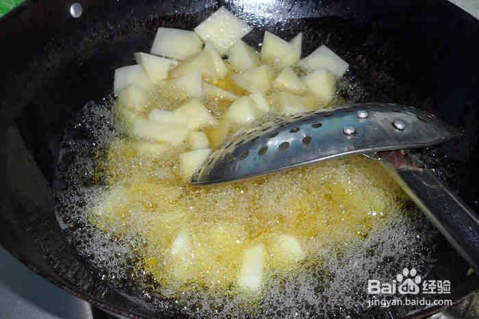 土豆香菇炖鸡肉的做法