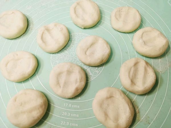 韭菜小墨鱼虾皮水煎包