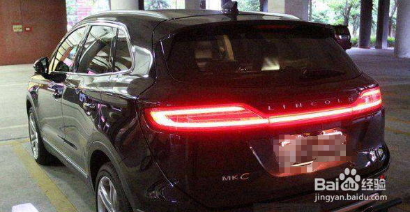 汽车尾灯里面有水蒸气怎么办