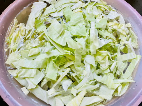 酱肉煸炒包心菜