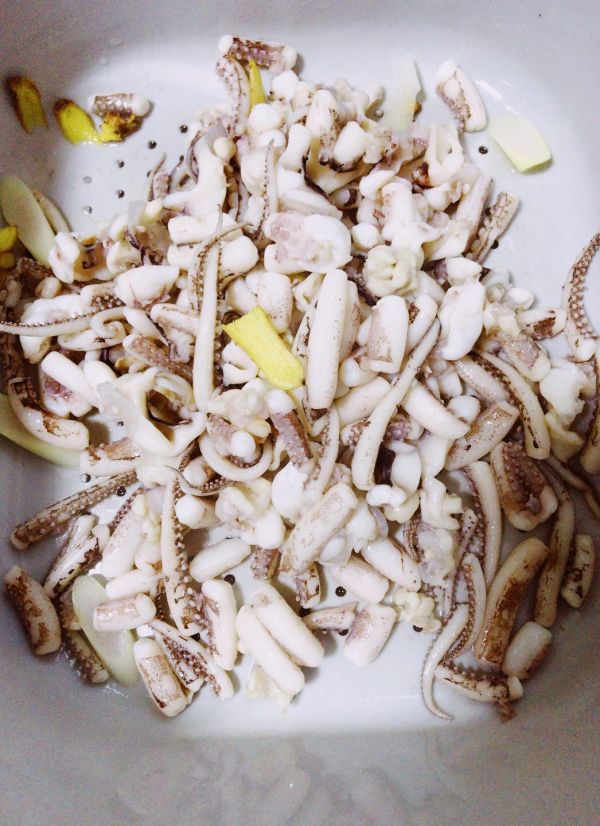 鱿鱼须里找辣椒