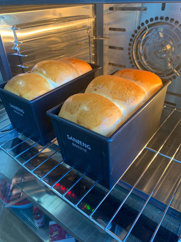 大高个蛋黄吐司