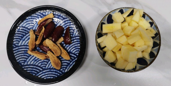 小米红枣苹果粥