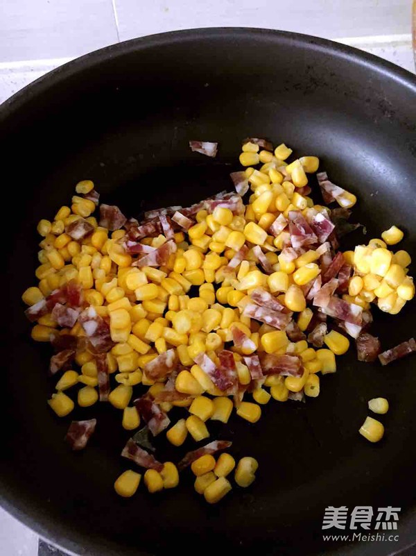 香肠玉米青菜炒饭