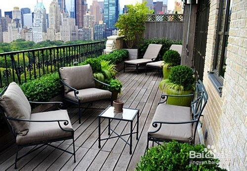 绿意无限精心装置小阳台