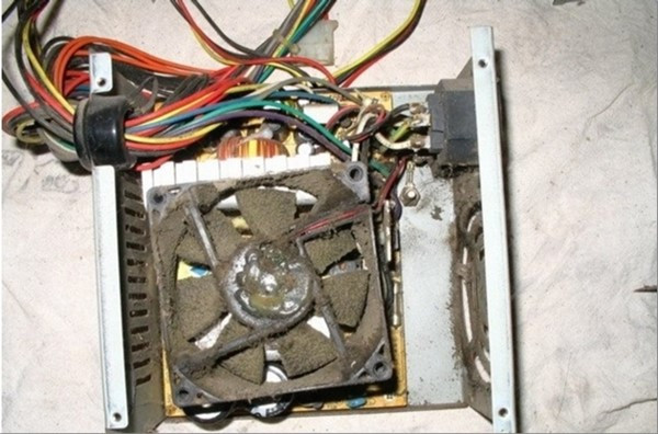 电脑无法开机，电源风扇不转，急。