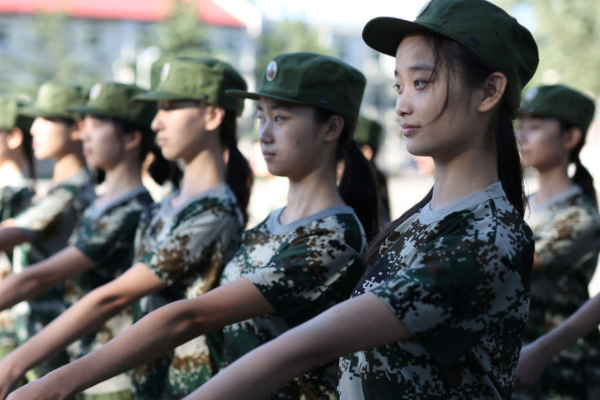 军训结束了要对老师怎么感谢她的话