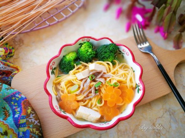 胡萝卜牛肉汤面#柏翠辅食节-营养佐餐#