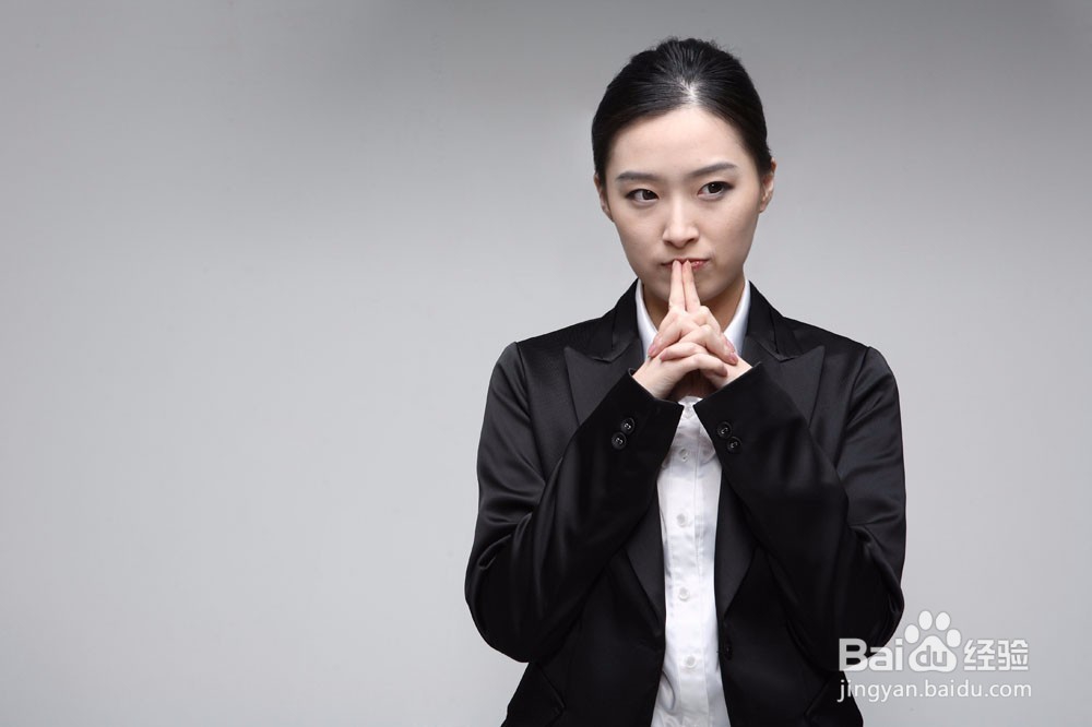 女士求职应聘时如何着装比较得体？