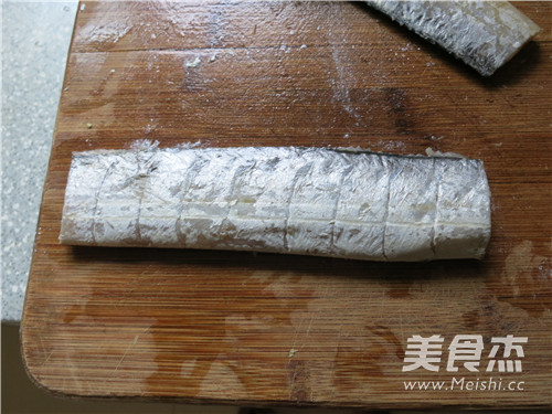 煎烤带鱼的做法