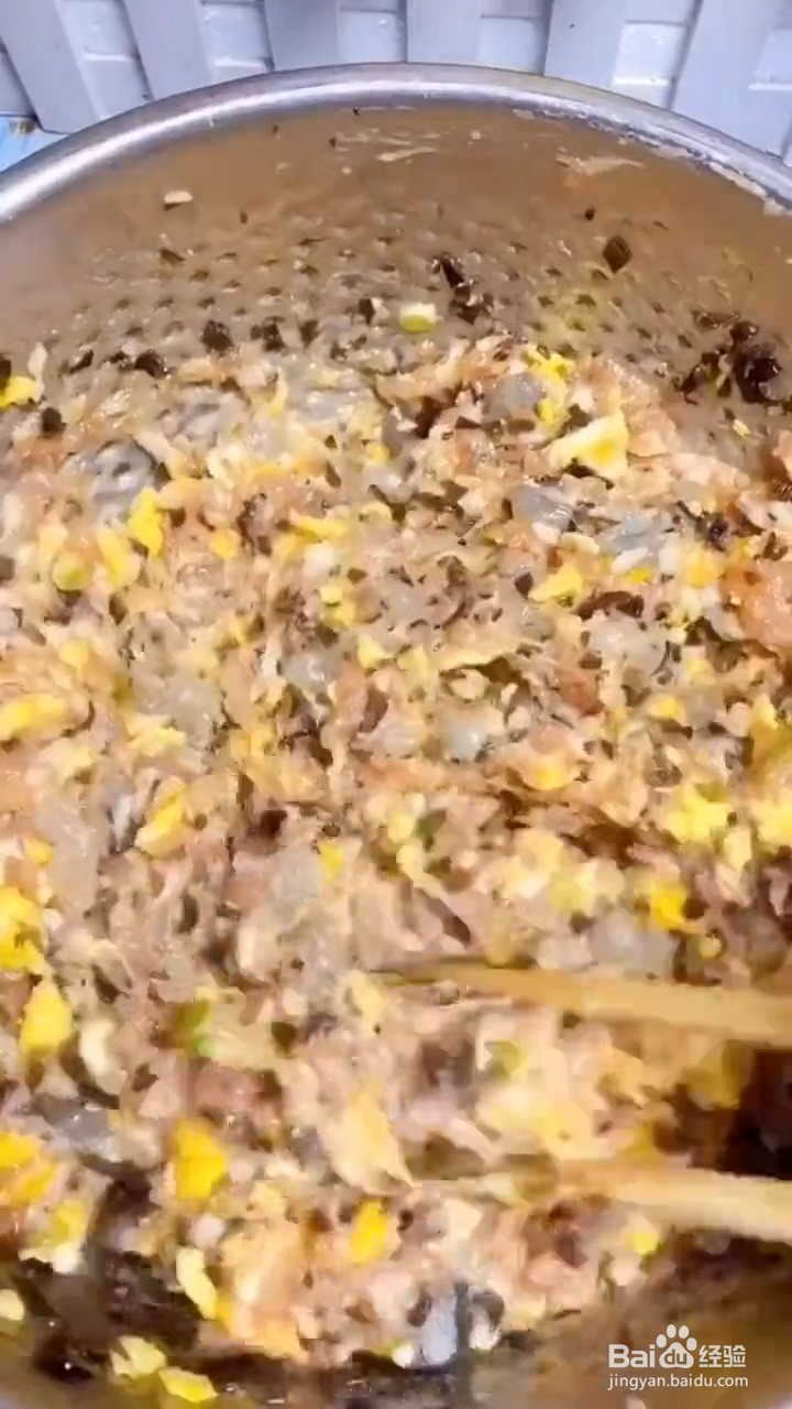 如何制作鲜美多汁的三鲜馅饺子