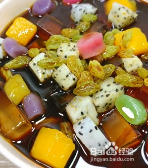 如何自制冰爽水果红糖凉粉?