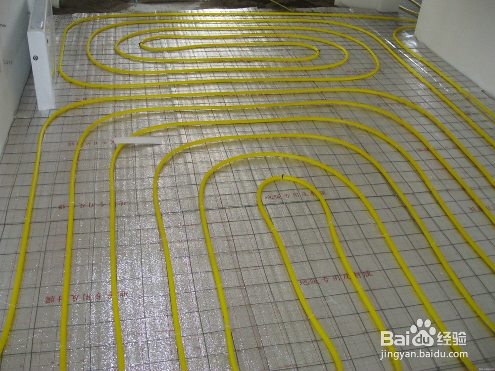 何种采暖方式更靠谱?地暖VS暖气片全方位解析