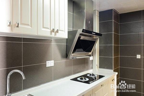 怎样防止陶瓷洗菜池底部磕碰？