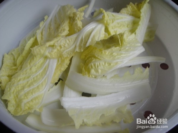 粉丝腊肠白菜煲！