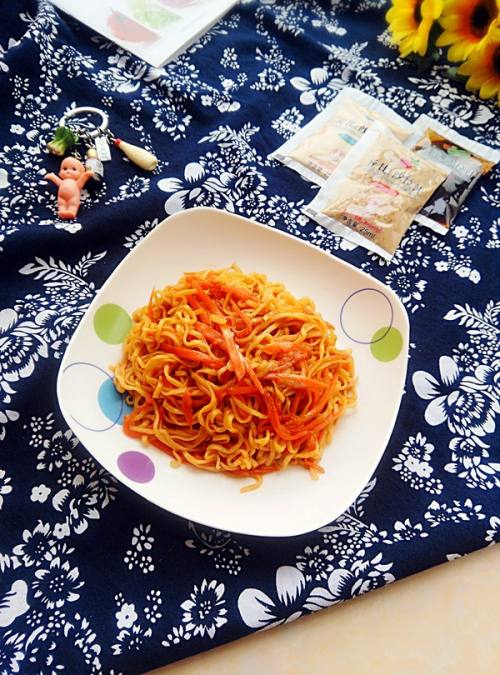 胡萝卜酱拌面丘比沙拉汁