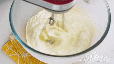 杨梅荔枝蛋糕卷的做法