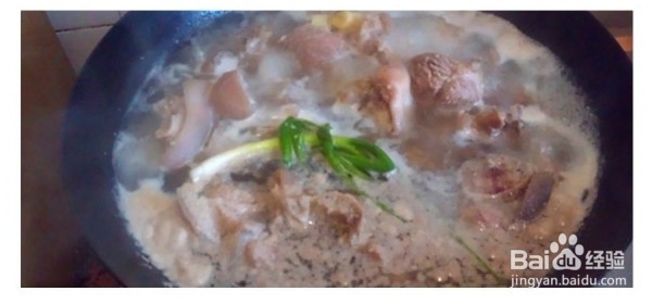 团年饭大菜—香辣黄豆焖猪蹄