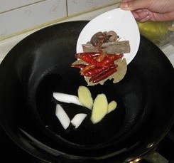 麻辣鸭脖的制作