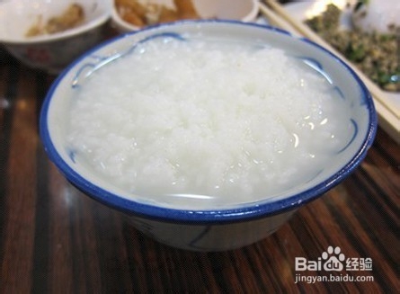 如何通过普通电饭煲煮粥