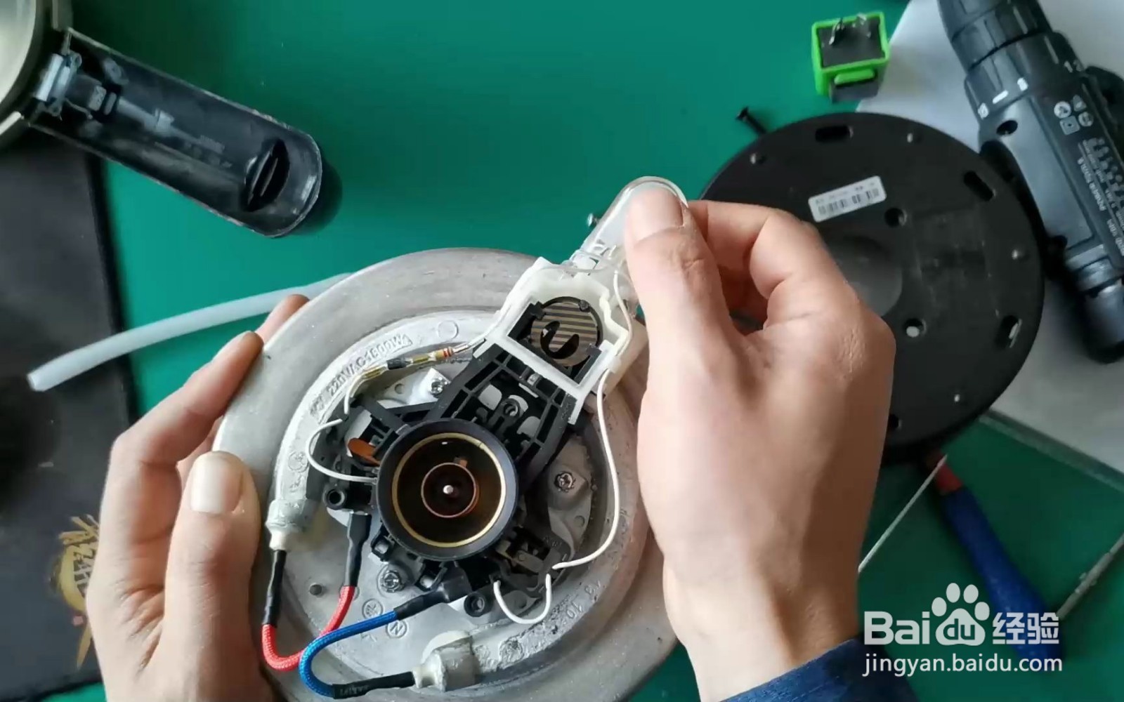 电水壶灯亮不加热怎么修理