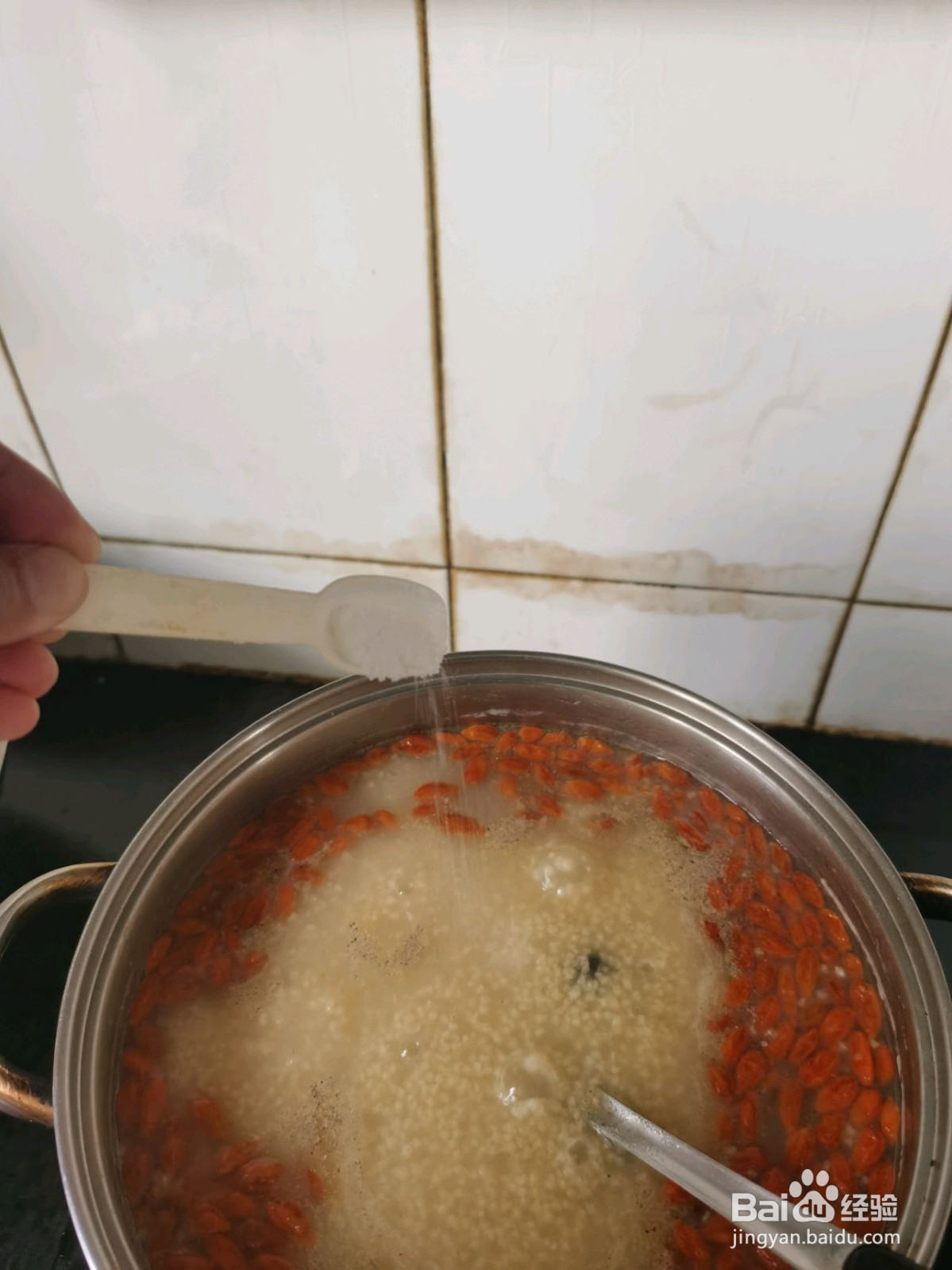 垂涎欲滴小米海参粥的做法