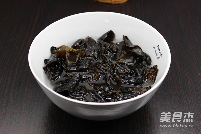 香辣木耳炒五花肉