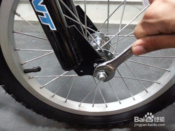 儿童自行车怎么安装