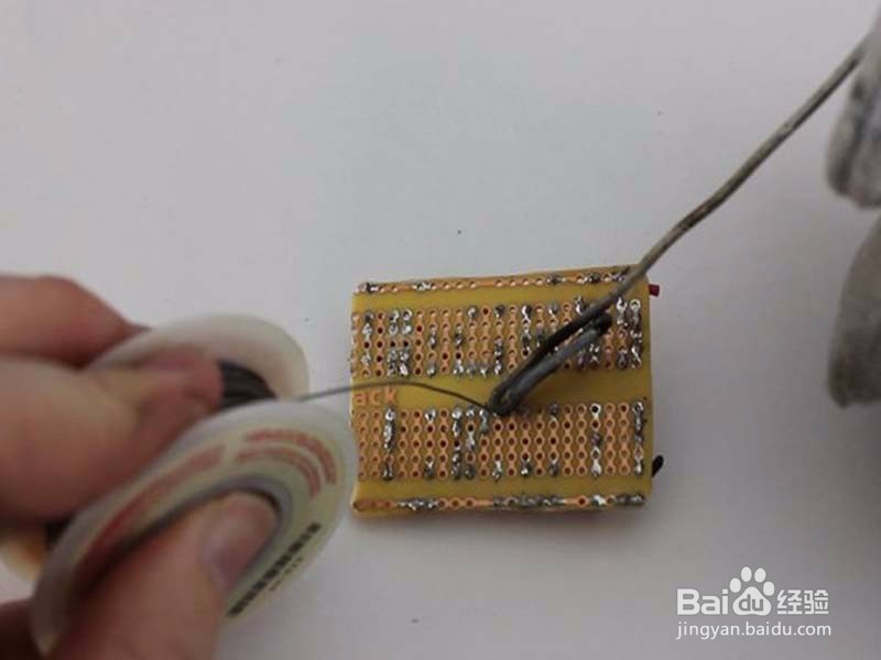 怎样在没有电烙铁的情况下焊接