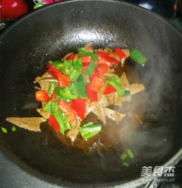 辣椒炒猪肝的做法