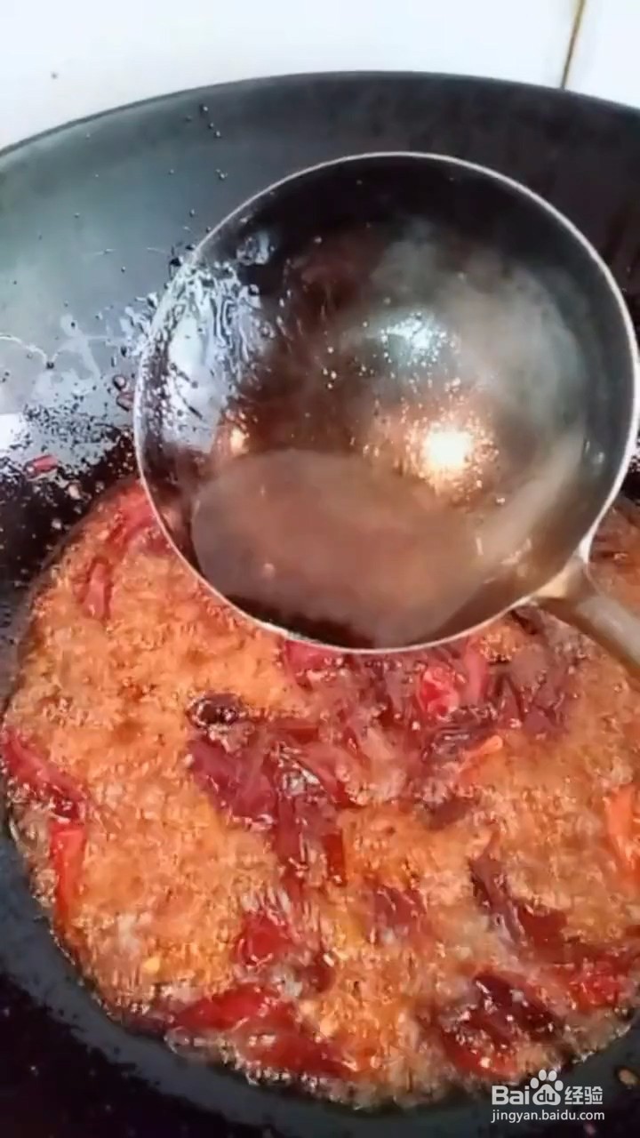 如何自制美味爽口的麻辣钉螺