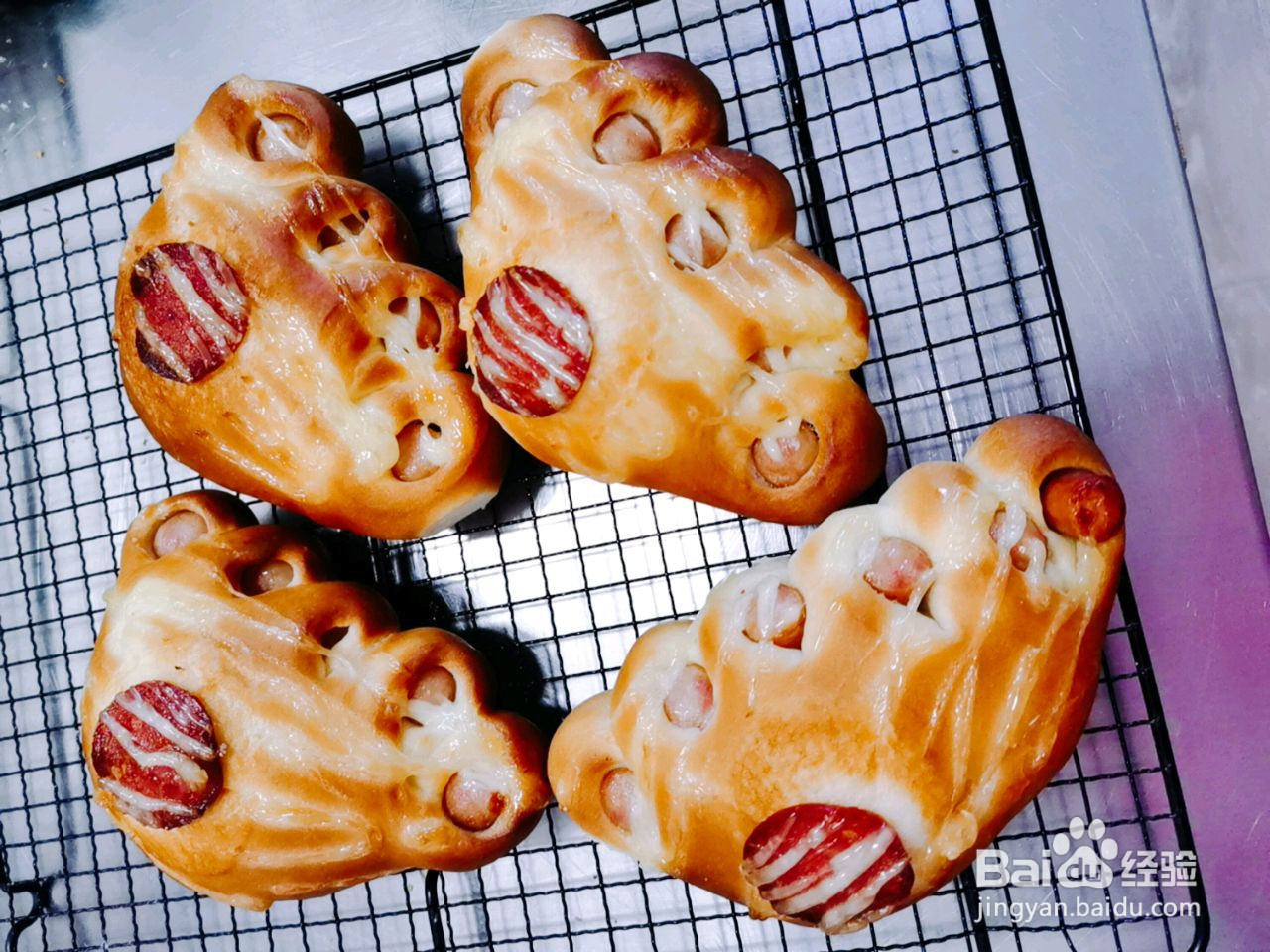 萌萌的熊掌肠仔包的做法