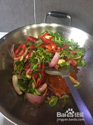 鱿鱼虾干锅的做法