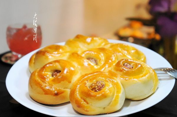 樱桃果酱馅花式面包