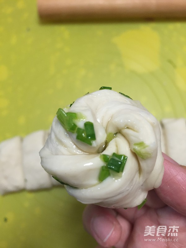 葱香花卷的做法