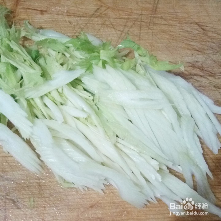 猪肉炒芹菜的做法