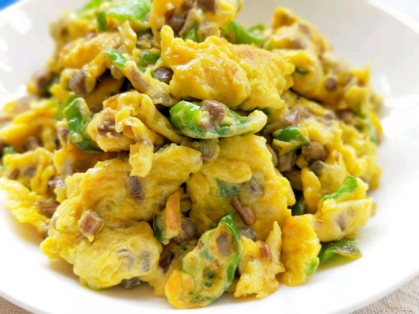 茶树菇青椒炒蛋